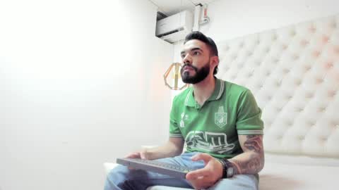 JEAN online show from April 11, 2026, 7:18 pm