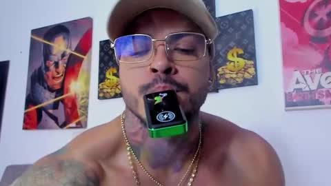 Snapshot of jean_lopez chatting on March 2, 2025, 1:26 am Jean axelcrow Modelo Independiente online show from March 2, 2025, 1:26 am