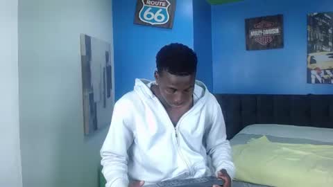 Snapshot of jeandante_ chatting on June 17, 2026, 5:25 pm Jeandante online show from June 17, 2026, 5:25 pm
