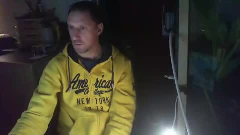 Snapshot of jef74700 chatting on December 16, 2024, 5:17 am Jrme online show from December 16, 2024, 5:17 am