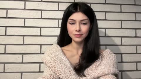 jennifer bones online show from December 2, 2025, 6:47 pm