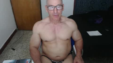 Snapshot of jefmuscletw chatting on February 19, 2026, 3:02 am brayam online show from February 19, 2026, 3:02 am