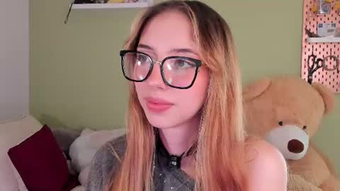 Jelly  online show from June 22, 2026, 2:46 am