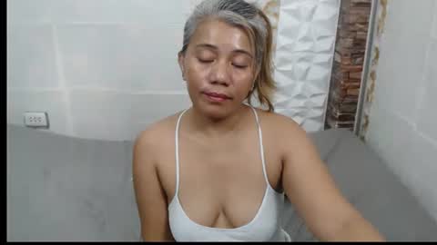 Jem online show from May 1, 2026, 9:52 pm
