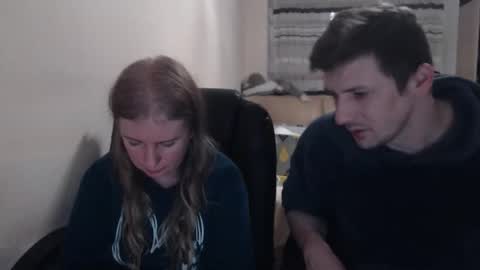 JenisAndPeter online show from December 4, 2025, 7:33 pm