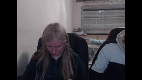 JenisAndPeter online show from May 4, 2026, 6:37 pm