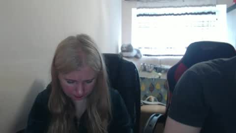 JenisAndPeter online show from May 14, 2026, 7:37 am