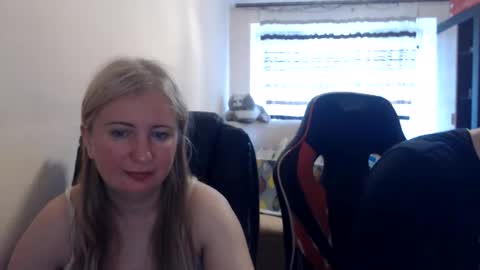 JenisAndPeter online show from May 24, 2026, 6:18 am