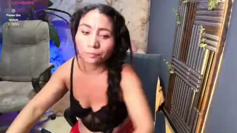 Snapshot of jenna_milf_ chatting on June 15, 2026, 7:05 pm Valentina online show from June 15, 2026, 7:05 pm