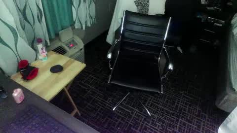 Snapshot of jennacd4life chatting on January 28, 2025, 5:54 am Jenna Cross online show from January 28, 2025, 5:54 am