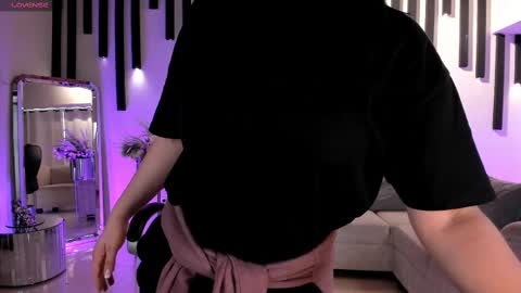 Snapshot of jennaolson chatting on February 17, 2025, 6:37 pm Jenna Olson online show from February 17, 2025, 6:37 pm