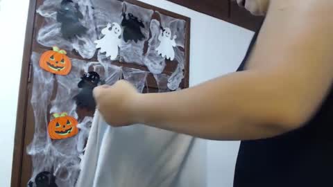 jenner_madison online show from November 2, 2025, 11:12 am