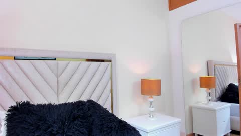 jenner_madison online show from April 17, 2026, 1:47 pm