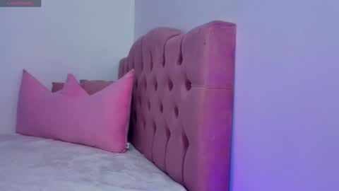 Snapshot of jenner_tay chatting on June 10, 2026, 2:45 am jenner online show from June 10, 2026, 2:45 am