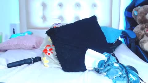 jenn online show from December 15, 2024, 7:35 am