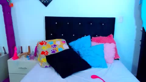 jenn online show from November 5, 2025, 7:41 am