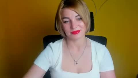 Snapshot of jennifer_cuttie chatting on July 3, 2026, 12:00 pm Jennifer online show from July 3, 2026, 12:00 pm