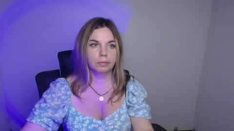 Jennifer online show from September 8, 2025, 2:38 pm