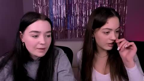 jennifer_sheil online show from February 25, 2026, 8:40 pm