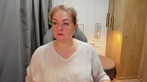 Snapshot of jenniferlight chatting on January 20, 2025, 7:14 pm Jennifer online show from January 20, 2025, 7:14 pm