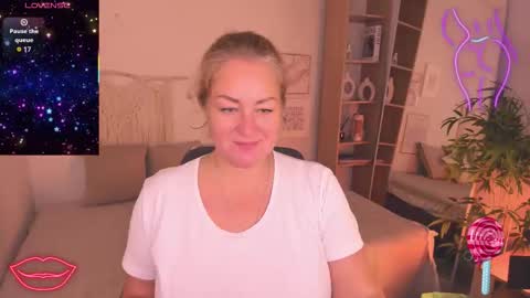 Jennifer online show from November 24, 2025, 8:19 pm