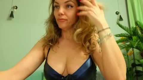 Snapshot of jenniferreys chatting on May 20, 2026, 5:57 am jenniferreys online show from May 20, 2026, 5:57 am