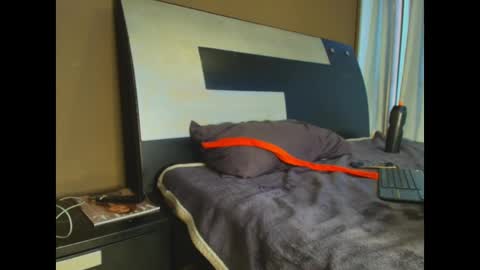 Jenn online show from February 13, 2025, 7:10 pm