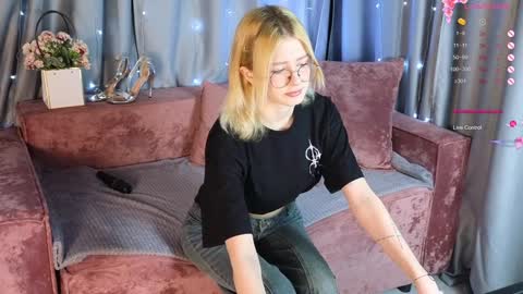 jenny_bunny_ online show from February 7, 2025, 1:25 am