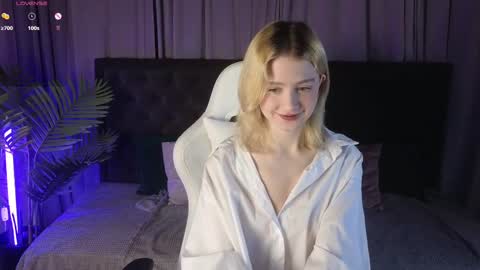 jenny_bunny_ online show from March 6, 2025, 1:37 am