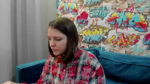 Jenny online show from April 22, 2026, 9:33 am