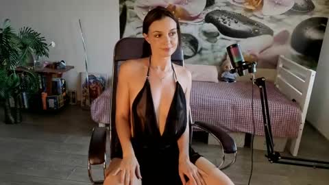 jennycutey online show from June 8, 2026, 3:07 am