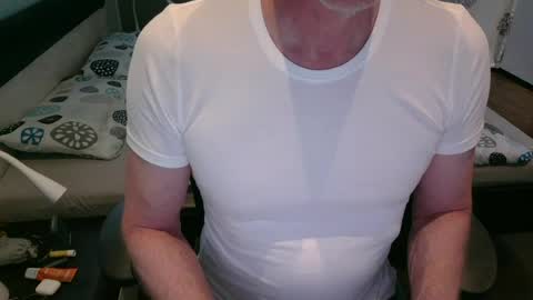 jensiboy1111 online show from June 14, 2026, 6:43 pm