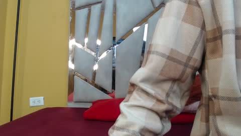 Snapshot of jerlin_son chatting on February 18, 2025, 3:53 am Jerlin online show from February 18, 2025, 3:53 am