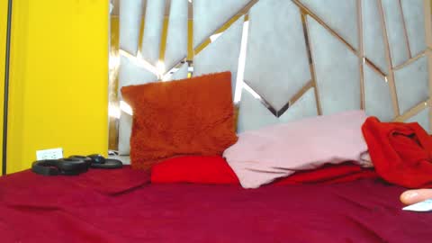 Snapshot of jerlin_son chatting on February 19, 2025, 6:44 am Jerlin online show from February 19, 2025, 6:44 am