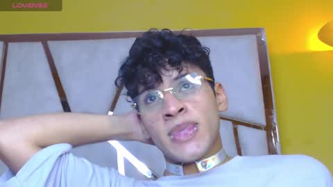 Snapshot of jerlin_son chatting on March 4, 2025, 4:17 am Jerlin online show from March 4, 2025, 4:17 am