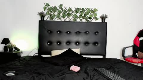 Snapshot of jero_tease_s7s chatting on April 12, 2026, 2:27 am Jeronimo online show from April 12, 2026, 2:27 am