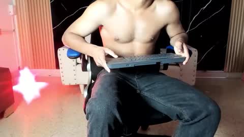 jerr_max1 online show from May 24, 2026, 12:26 am