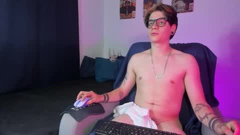 Snapshot of jerrycole_ chatting on September 26, 2025, 5:00 am Angelo online show from September 26, 2025, 5:00 am