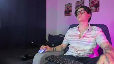 Snapshot of jerrycole_ chatting on October 9, 2025, 1:14 am Angelo online show from October 9, 2025, 1:14 am