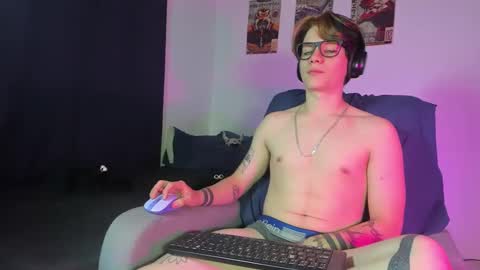 Snapshot of jerrycole_ chatting on October 11, 2025, 2:33 am Angelo online show from October 11, 2025, 2:33 am