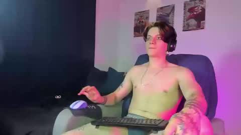 Snapshot of jerrycole_ chatting on October 15, 2025, 2:55 am Angelo online show from October 15, 2025, 2:55 am