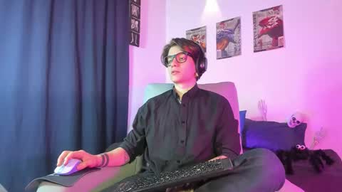 Snapshot of jerrycole_ chatting on October 22, 2025, 2:01 am Angelo online show from October 22, 2025, 2:01 am