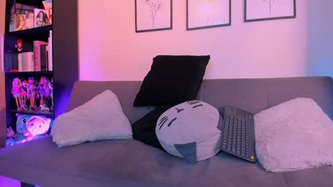 jes_foxx online show from April 11, 2026, 1:04 pm