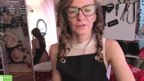 jesica_moon_peachyy online show from May 19, 2026, 4:19 am