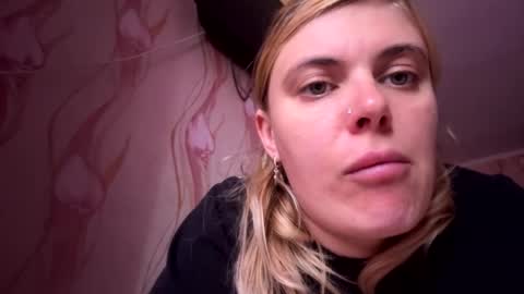 Snapshot of jeslynomert chatting on October 11, 2025, 12:47 pm JeslyNomert online show from October 11, 2025, 12:47 pm