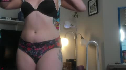 Snapshot of jessebangs chatting on February 4, 2025, 11:38 pm Jesse online show from February 4, 2025, 11:38 pm