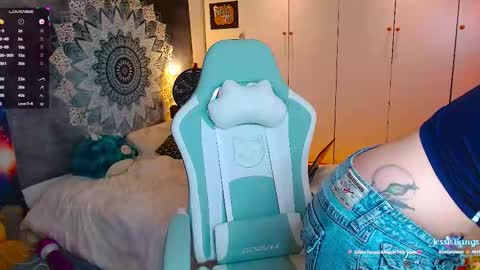 Snapshot of jessebangs chatting on November 3, 2025, 9:16 pm Jesse online show from November 3, 2025, 9:16 pm