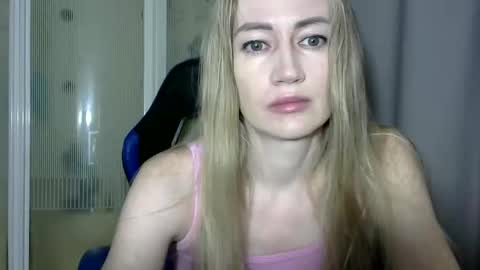 JessFox1 online show from December 30, 2024, 10:01 pm