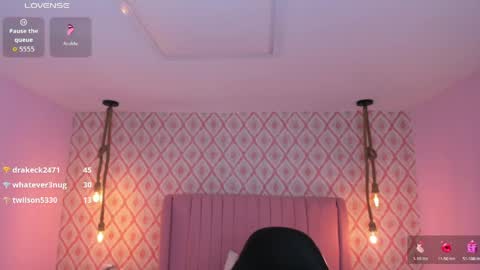  J E S S I  online show from April 9, 2026, 6:19 am