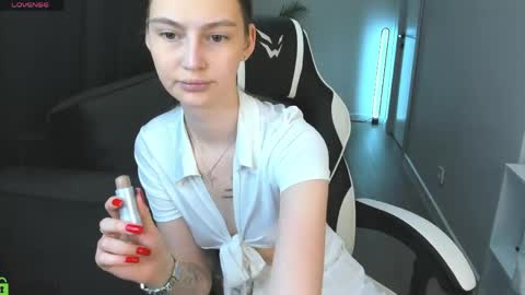 Snapshot of jessica_jensen chatting on June 3, 2026, 9:23 am Jessica Jensen online show from June 3, 2026, 9:23 am